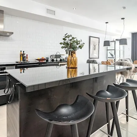 펜션 Lvb - Casa Linda Vista By Roomservices 마르베야